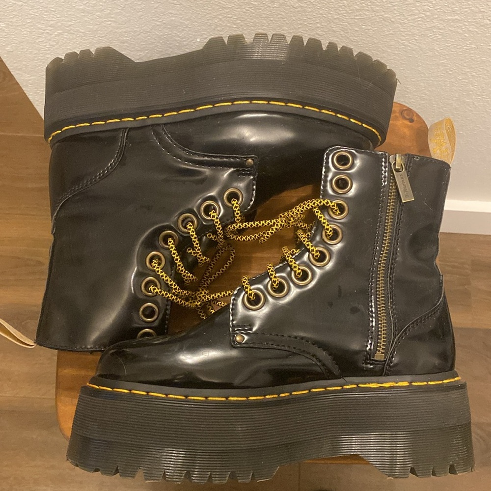 Womens dr martens vegan boots - Picture 5 of 9
